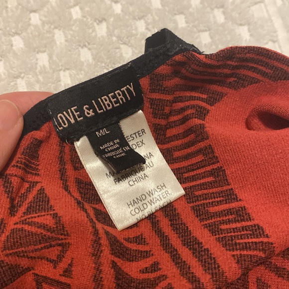 Stretchy red and black dress - Picture 3 of 3